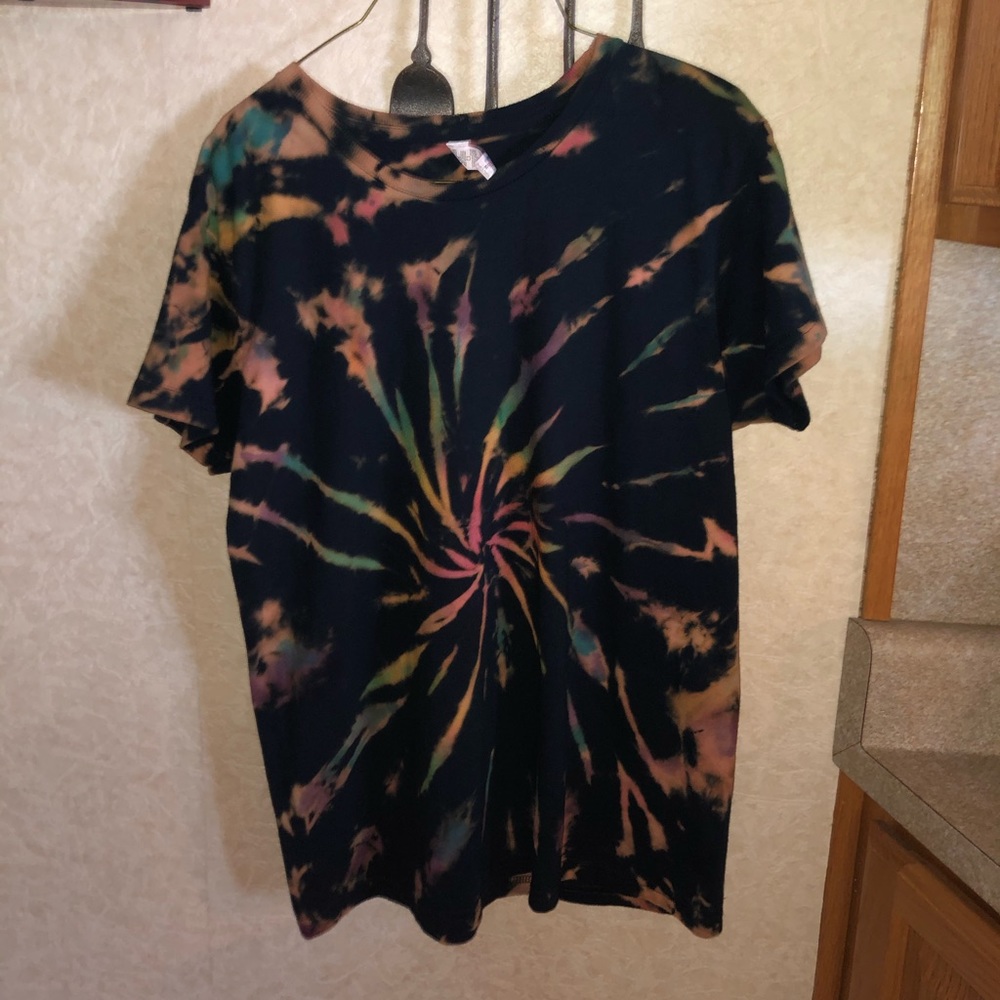 Reverse tie dye